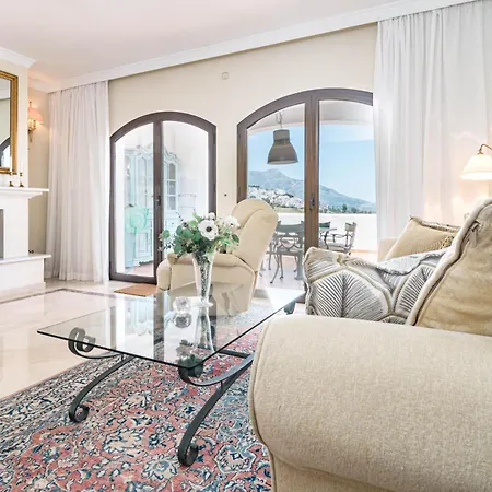 Lag - Spacious 3br Townhouse With Private Jacuzzi Holiday home
