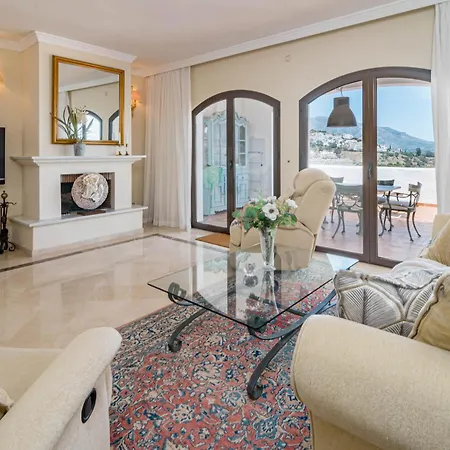 Lag - Spacious 3br Townhouse With Private Jacuzzi