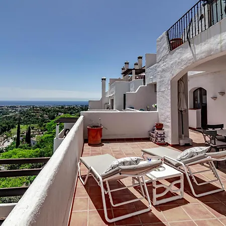 Lag - Spacious 3br Townhouse With Private Jacuzzi Holiday home