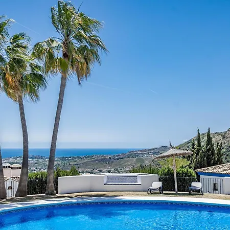 Lag - Spacious 3br Townhouse With Private Jacuzzi Holiday home *