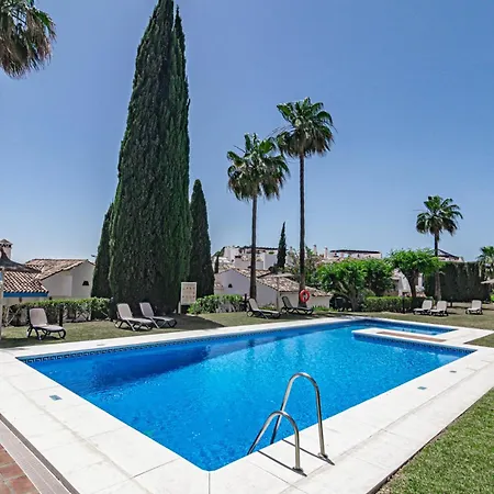 Lag - Spacious 3br Townhouse With Private Jacuzzi Holiday home