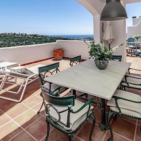 Lag - Spacious 3br Townhouse With Private Jacuzzi Holiday home