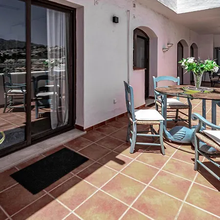 Lag - Spacious 3br Townhouse With Private Jacuzzi Holiday home